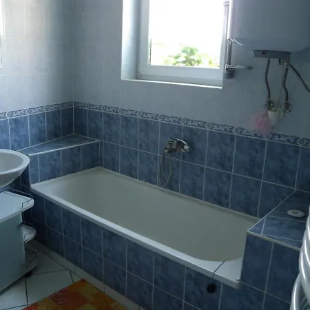 Apartment Balatonkeresztur/Balaton 19286 公寓 *