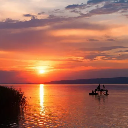 - Balaton 19286 Apartamento *